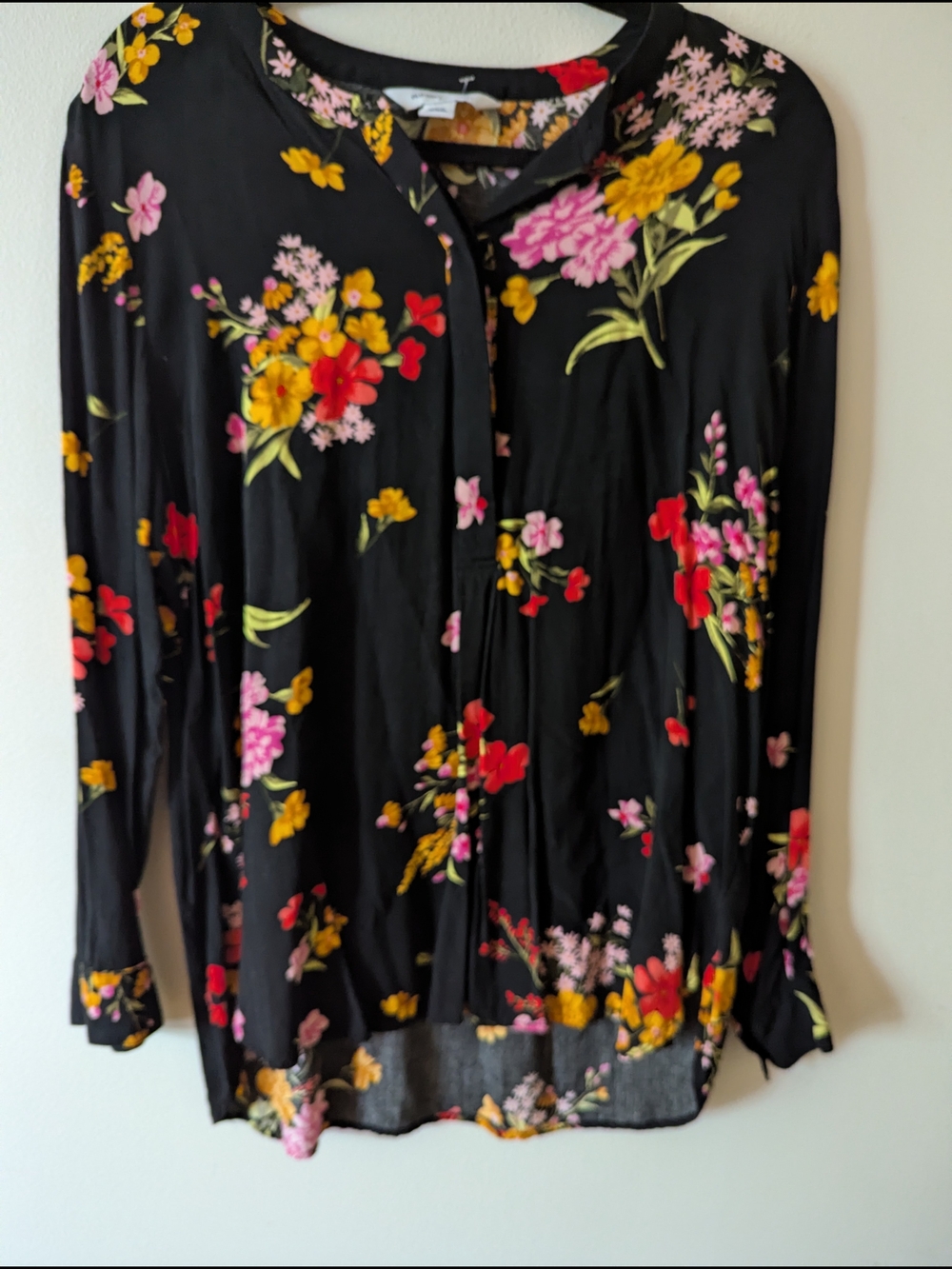 Old Navy Black Floral Long-Sleeve Henley Top XL